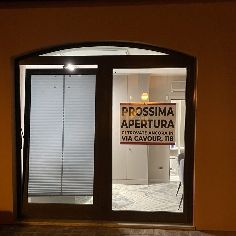 espositori agenzie immobiliari