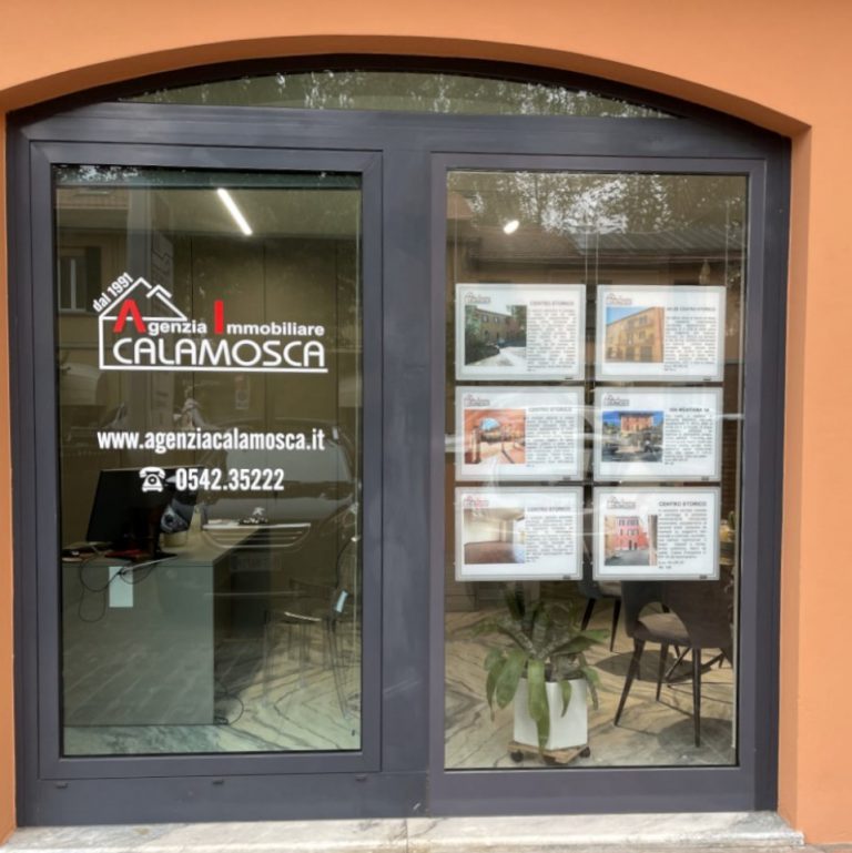 espositori agenzie immobiliari