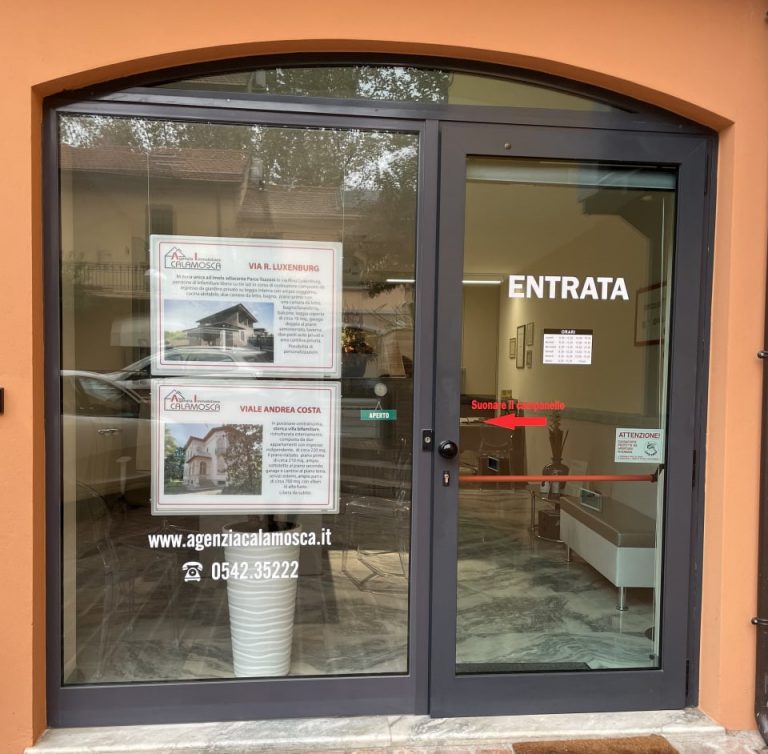 espositori agenzie immobiliari